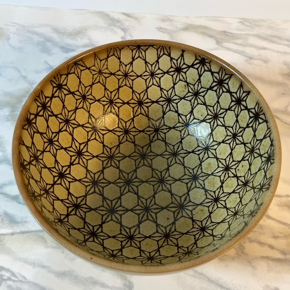 Crate and Barrel Cereal Bowls set of 4 Geometric Flowers Tan. - Picture 2 of 5